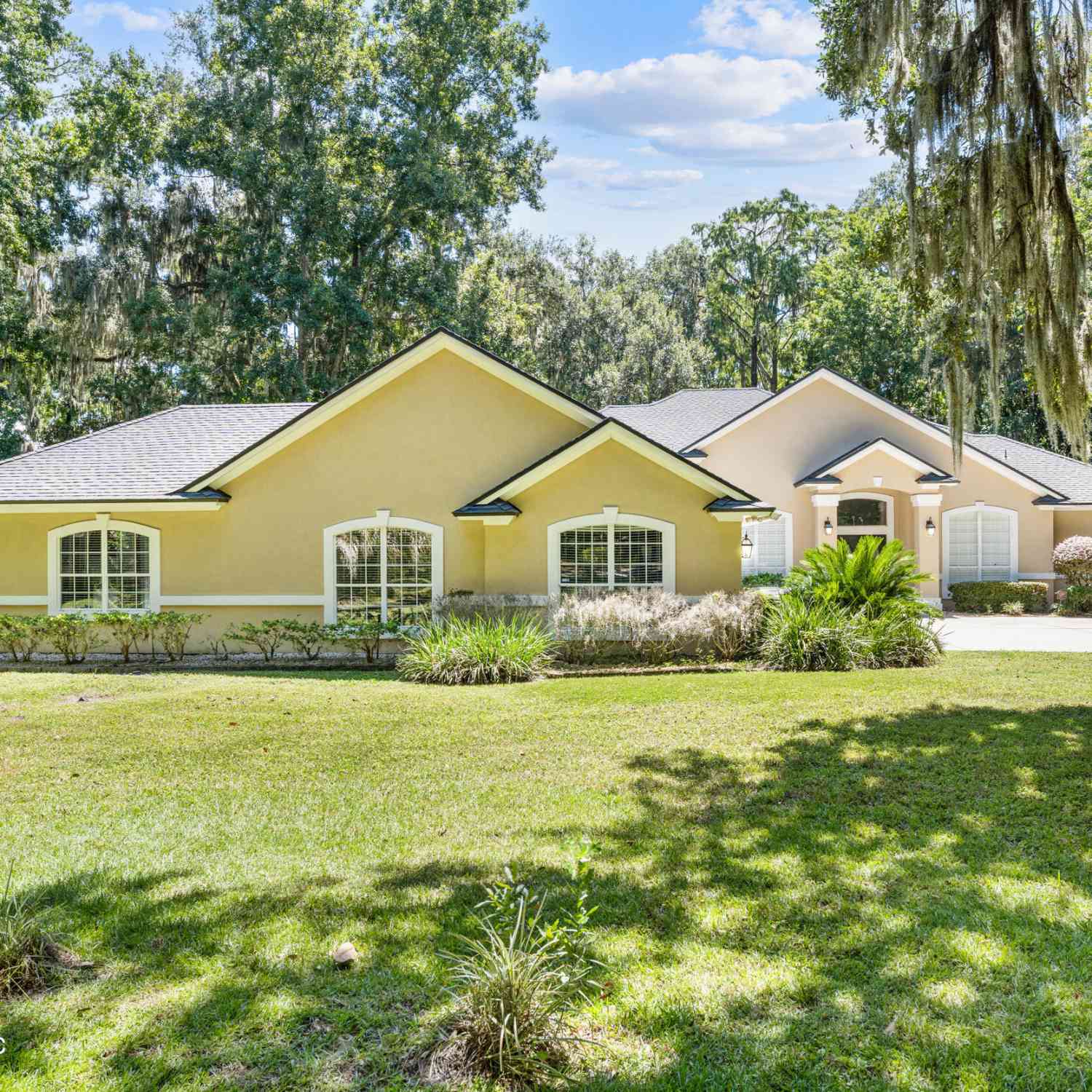 Homes For Sale - 686 Frederic Drive<br/> FlemingKey, FL 32003