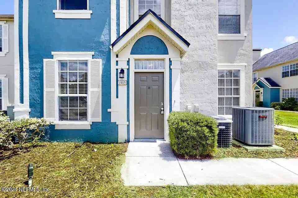 Condo For Rent - 13703 Richmond Park Drive #1905<br/> Jacksonville, FL 32224