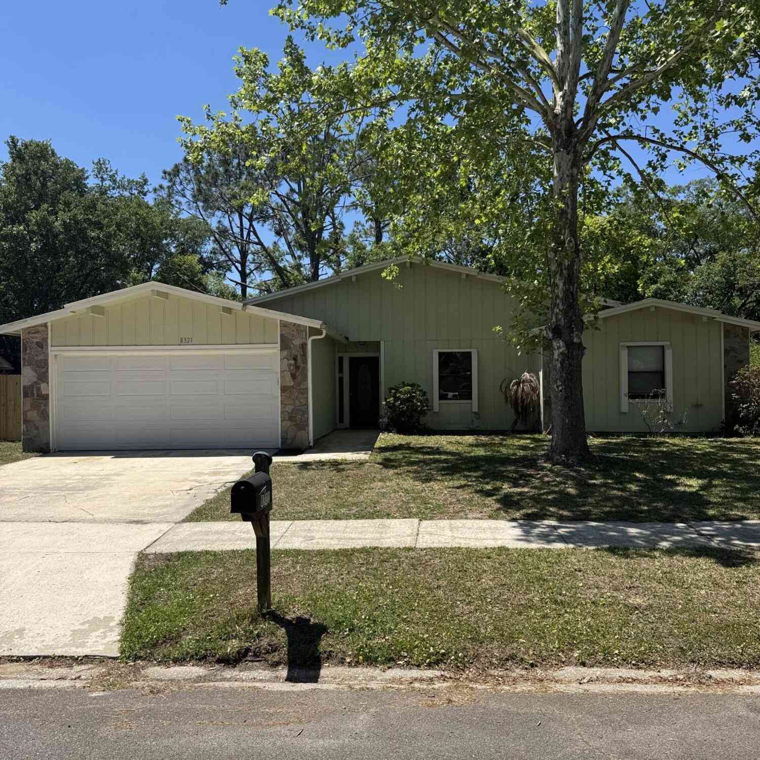 Homes For Rent - 8321 Crosswind Road<br/> Jacksonville, FL 32244