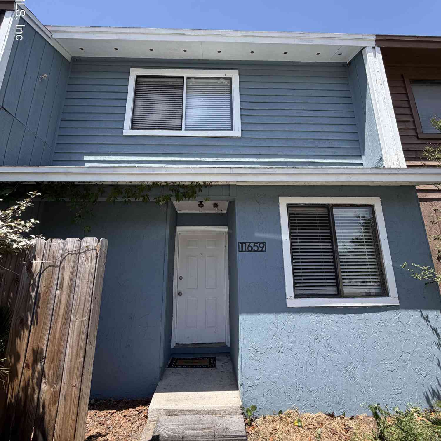 Townhouse For Sale - 11659 Dunes Way Drive<br/> Jacksonville, FL 32225