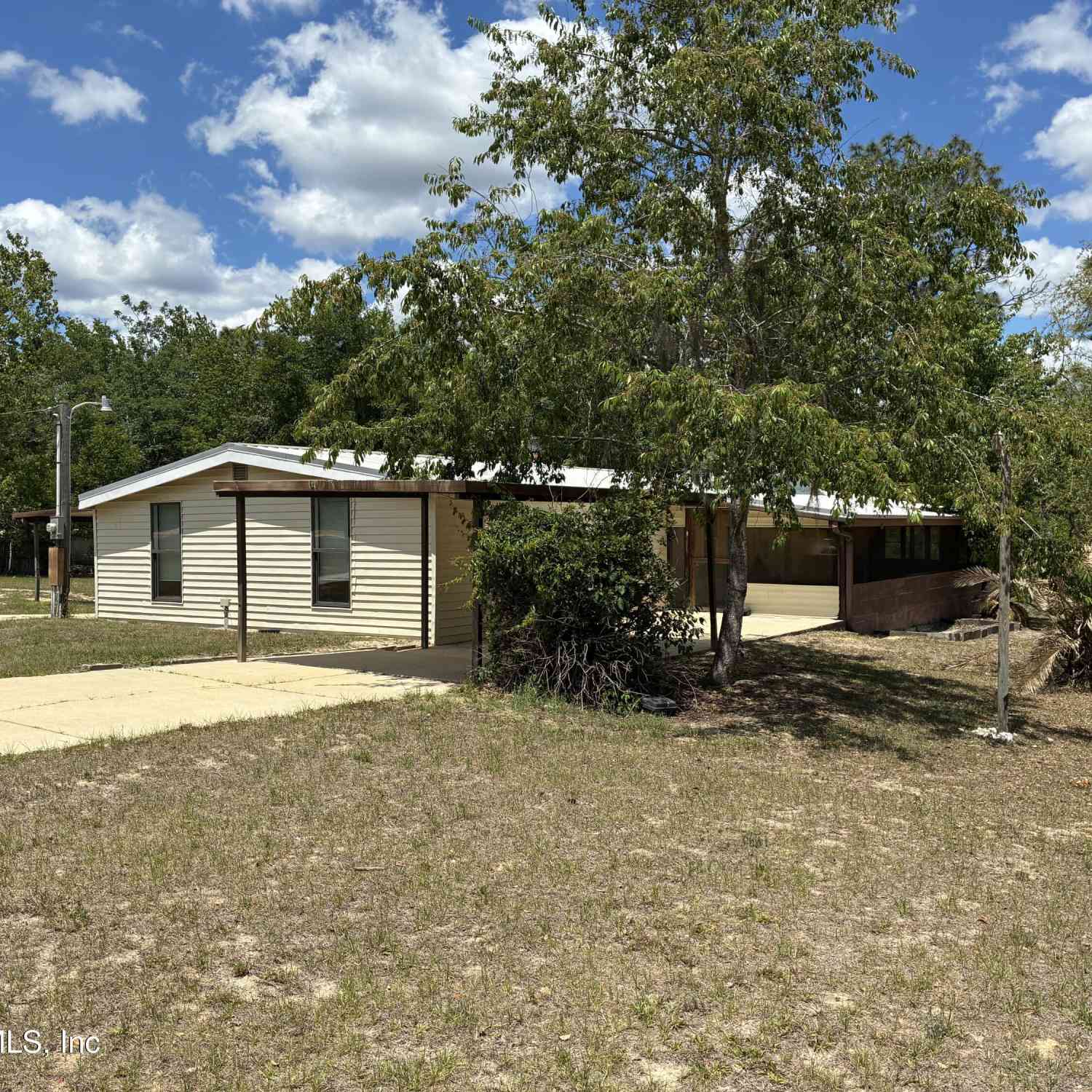 Mobile Home For Sale - 636 Union Avenue<br/> Putnam County, Interlachen, FL 32148