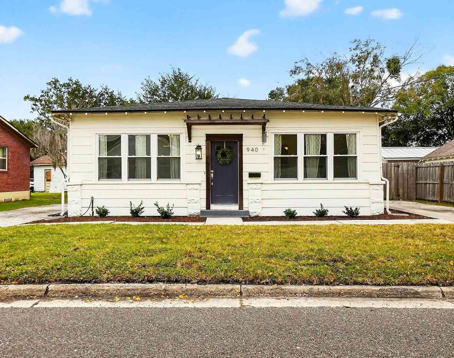 Homes For Sale - 940 Murray Drive<br/> Jacksonville, FL 32205