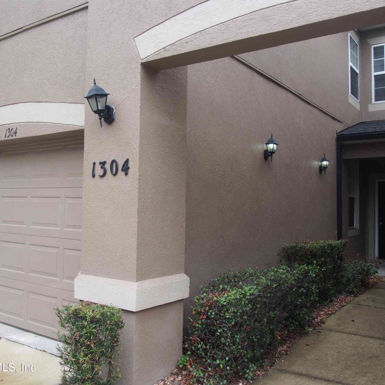 Condo For Sale - 12301 Kernan Forest Boulevard #1304<br/> Duval County, Jacksonville, FL 32225