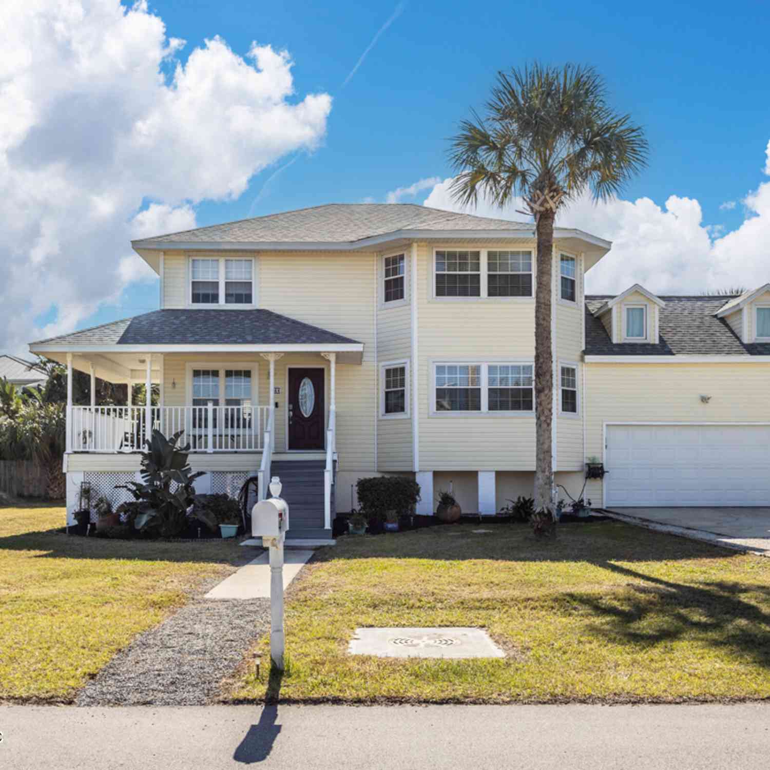 Homes For Sale - 44 Flagler Drive<br/> Palm Coast, FL 32137