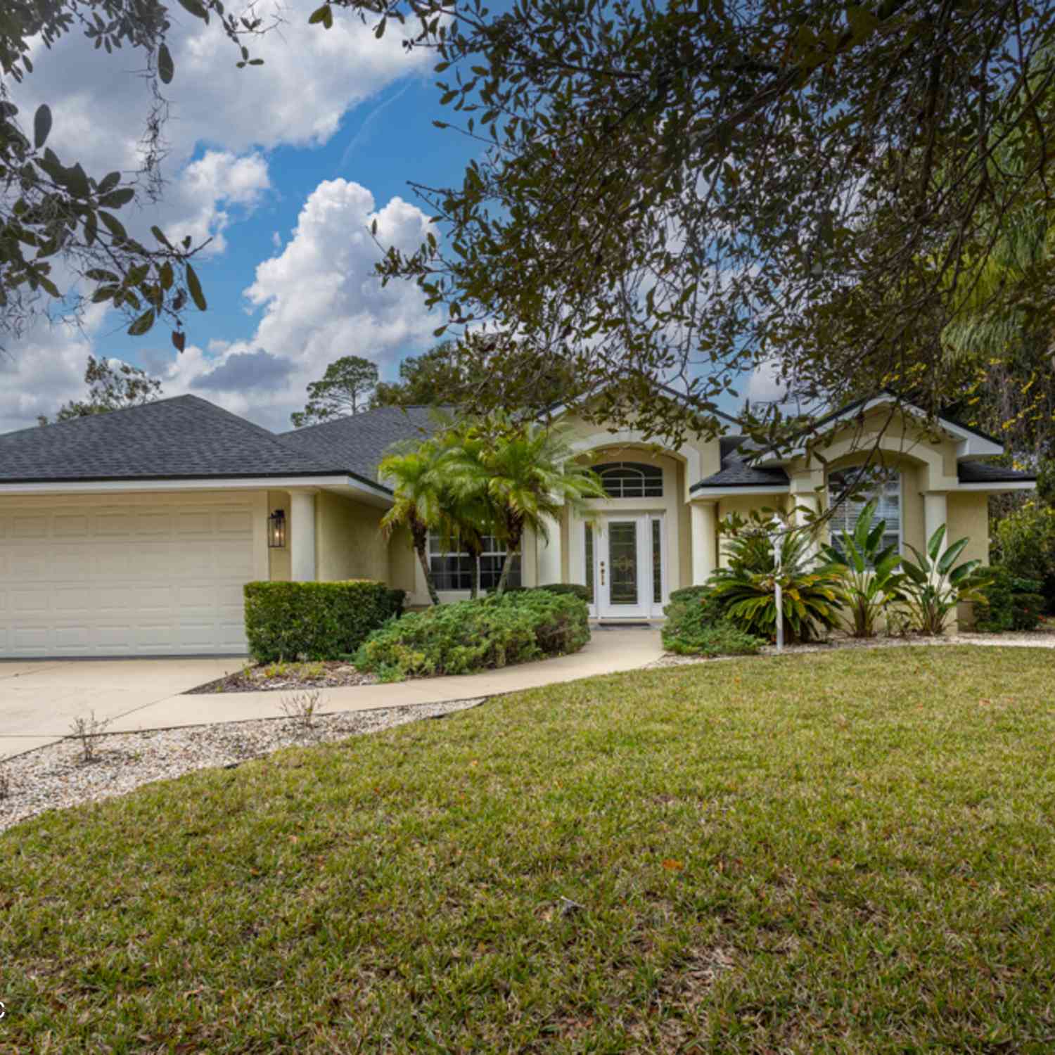 Homes For Sale - 14 Sandpiper Court<br/> Palm Coast, FL 32137