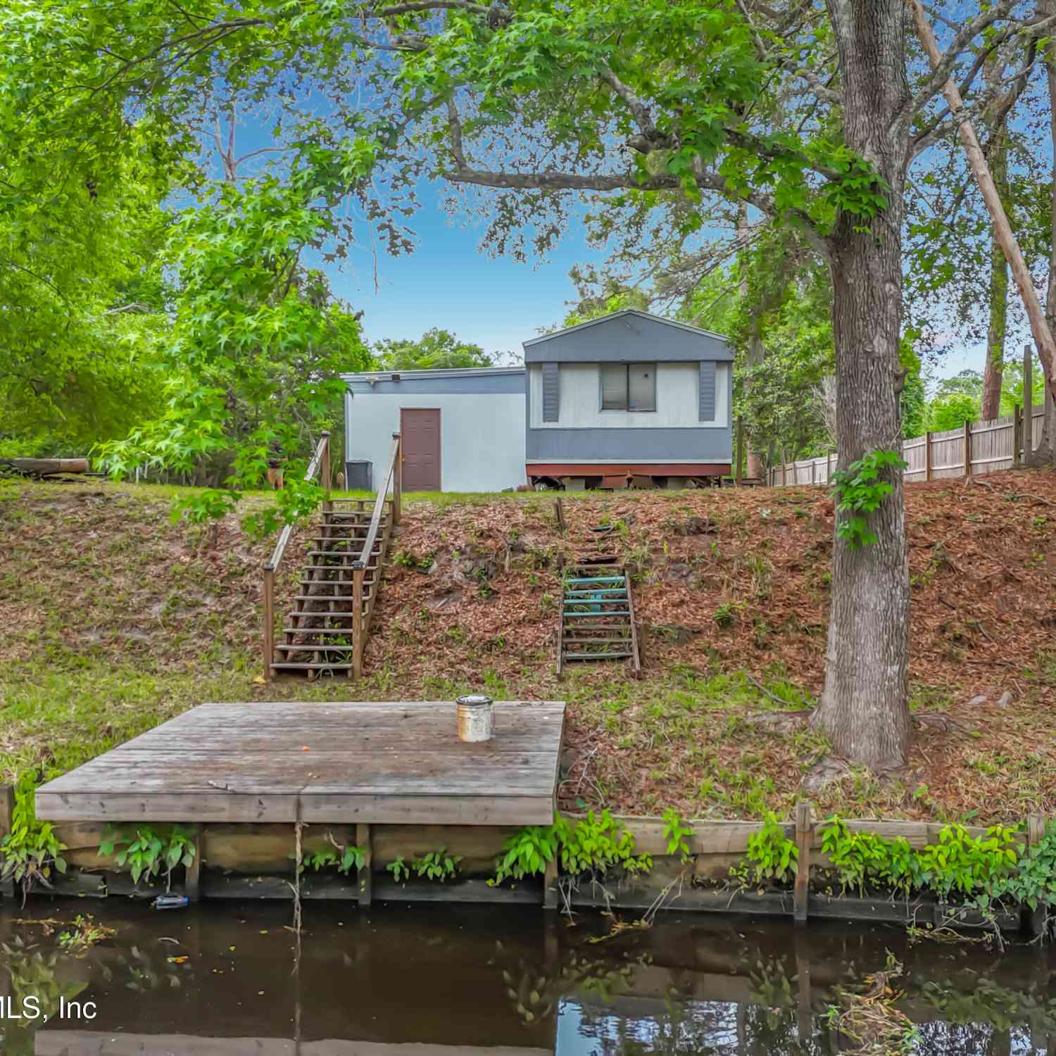 Mobile Home For Sale - 102 Waterway Drive<br/> Palatka, FL 32187
