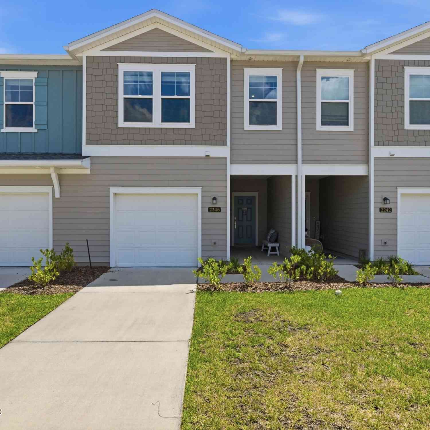 Townhouse For Sale - 2246 Windward Cay Lane<br/> Middleburg, FL 32068