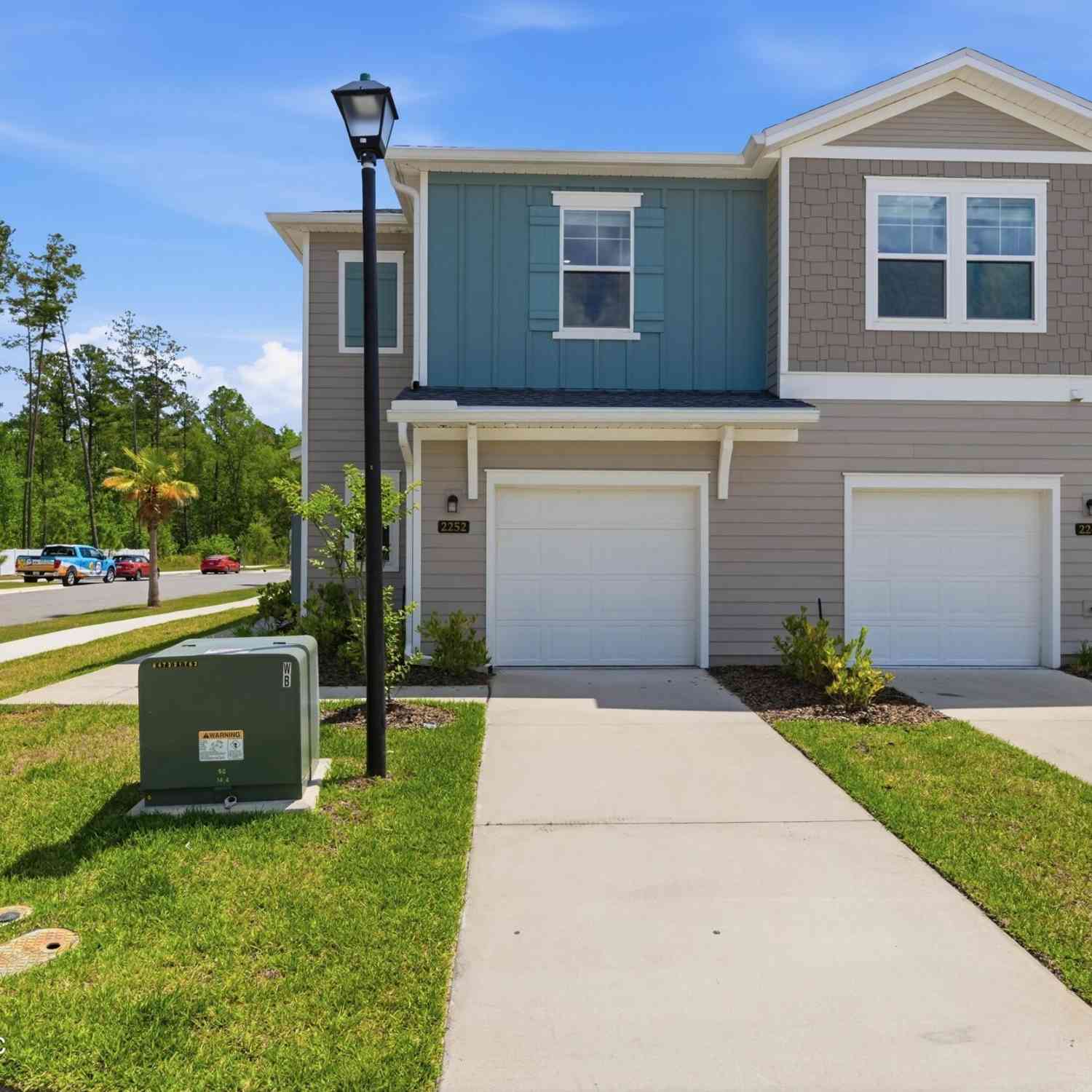 Townhouse For Sale - 2252 Windward Cay Lane<br/> Middleburg, FL 32068