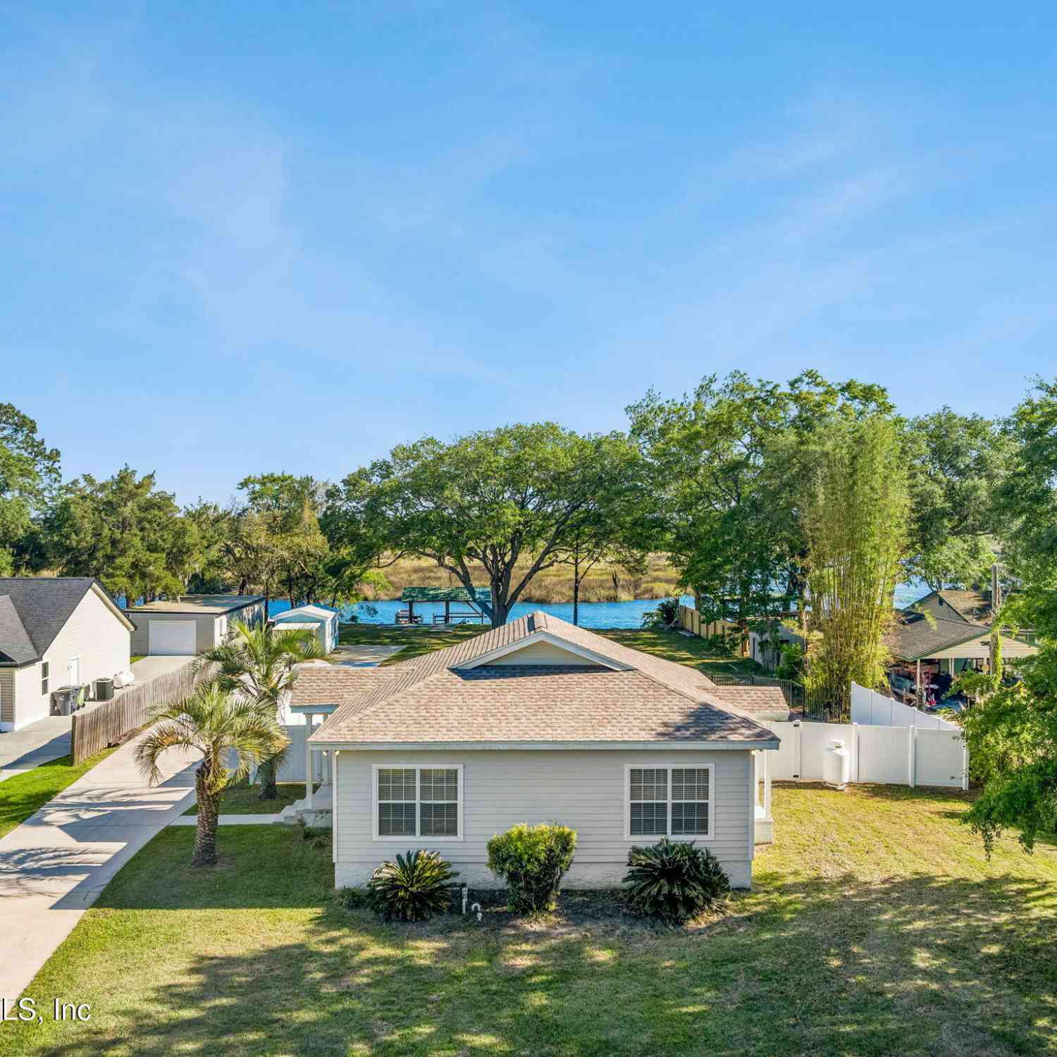 Homes For Sale - 75125 Edwards Road<br/> Yulee, FL 32097