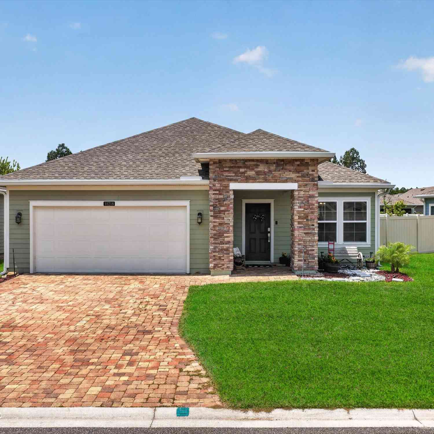 Homes For Sale - 10218 Powell Creek Court<br/> Jacksonville, FL 32222