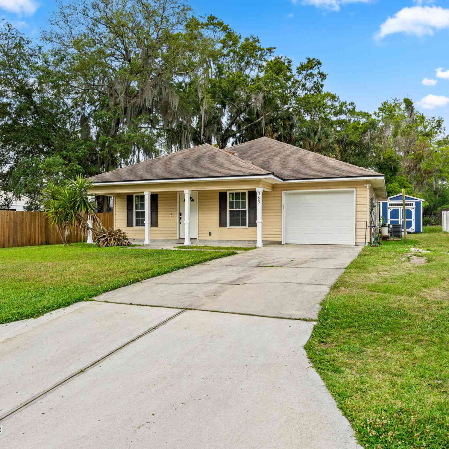Homes For Sale - 363 Roberts Street<br/> Clay County, Green Cove Springs, FL 32043