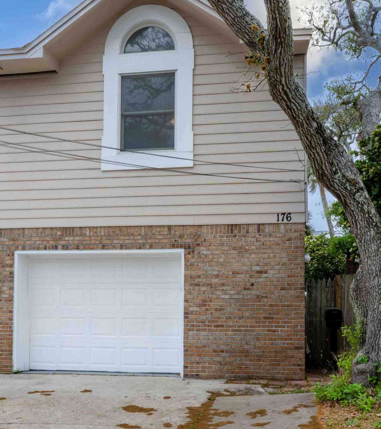 Townhouse For Rent - 176 E East Coast Drive<br/> Atlantic Beach, FL 32233
