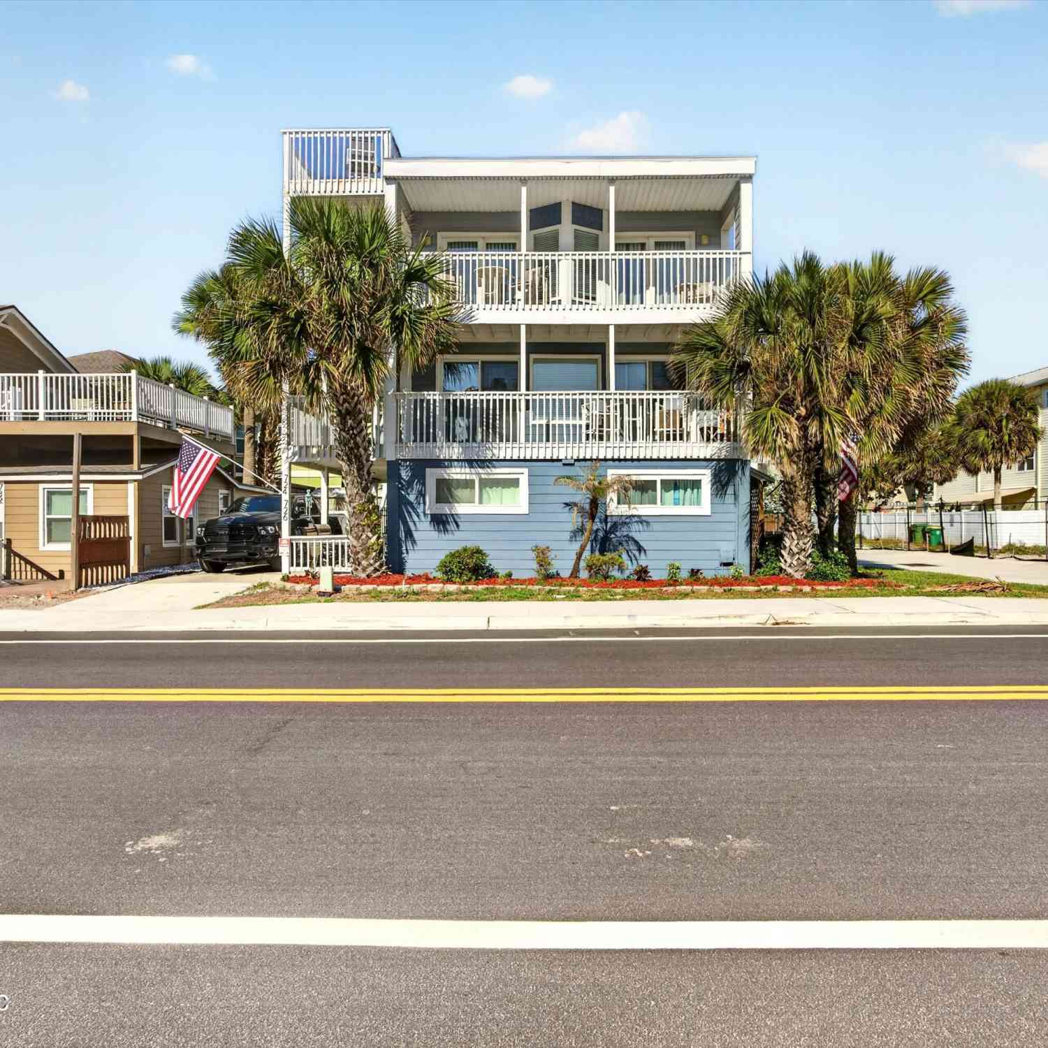 Multifamily For Rent - 724 1st Street #1-2<br/> Jacksonville Beach, FL 32250