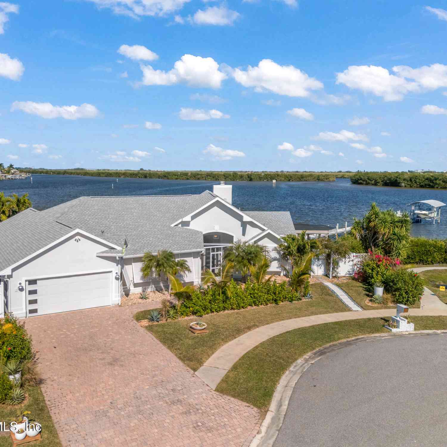 Homes For Sale - 390 Wainai Drive<br/> Merritt Island, FL 32953