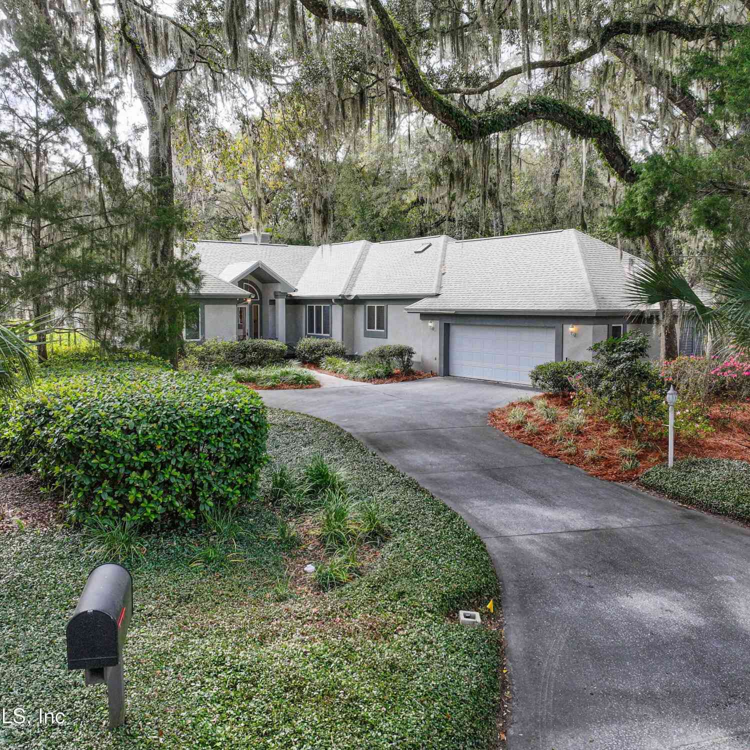 Homes For Sale - 10 Hickory Lane<br/> Fernandina Beach, FL 32034