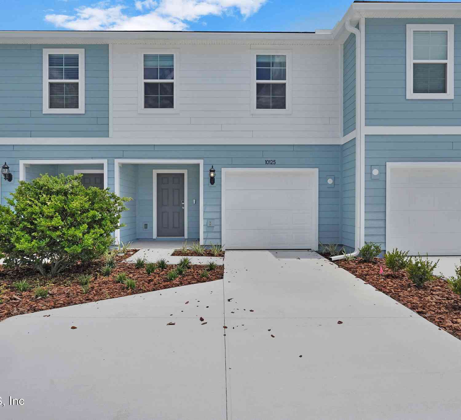 Townhouse For Sale - 10125 Whistling Pine Court<br/> Jacksonville, FL 32221