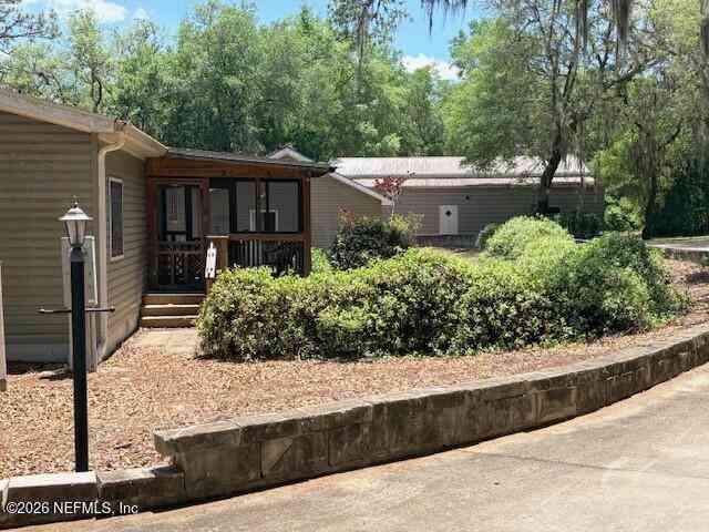 Homes For Sale - 240 Swan Lake Drive<br/> Melrose, FL 32666