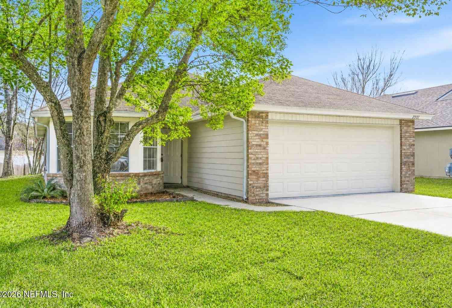 Homes For Sale - 2537 Blackstone Court<br/> Jacksonville, FL 32221
