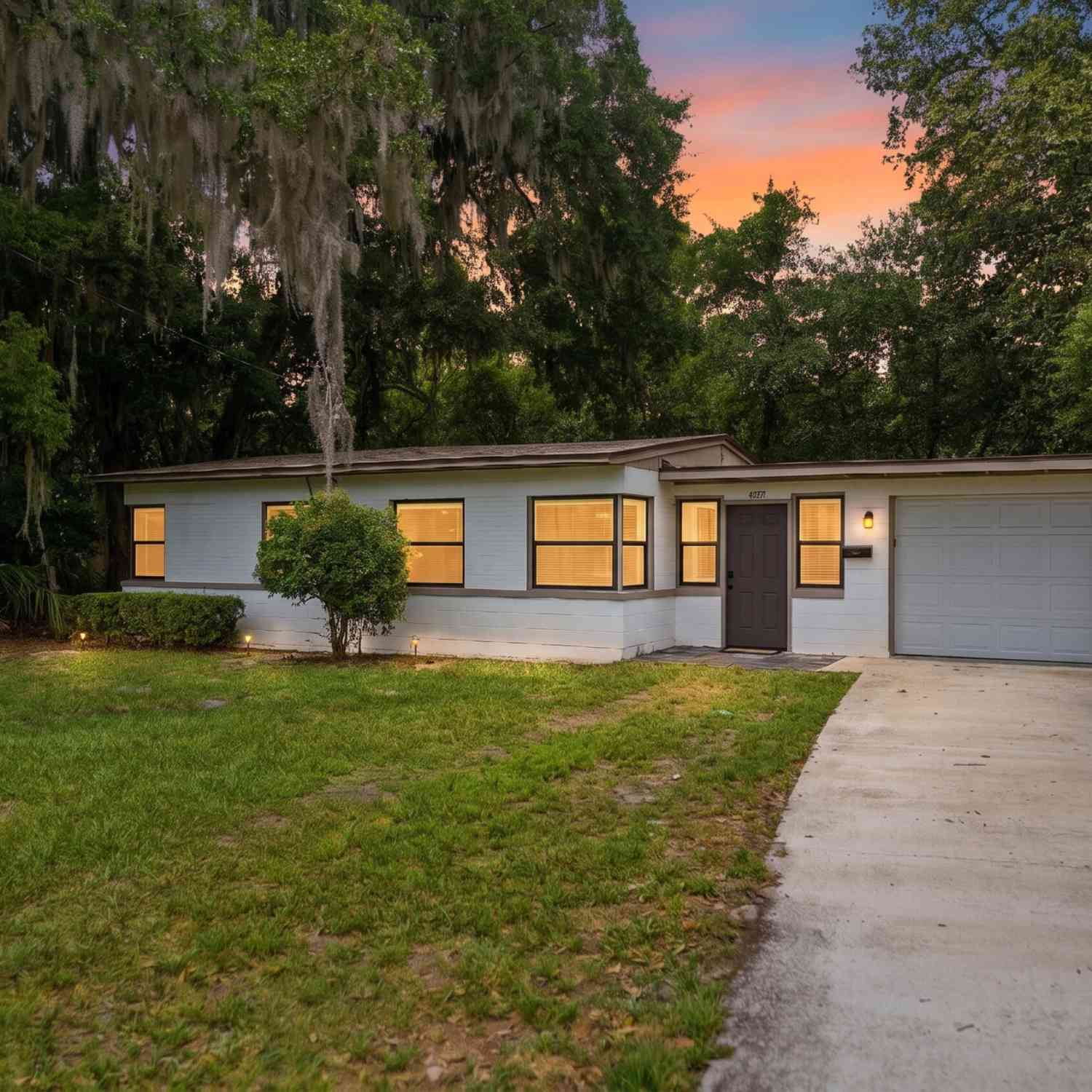 Homes For Sale - 5377 River Forest Drive<br/> Jacksonville, FL 32211