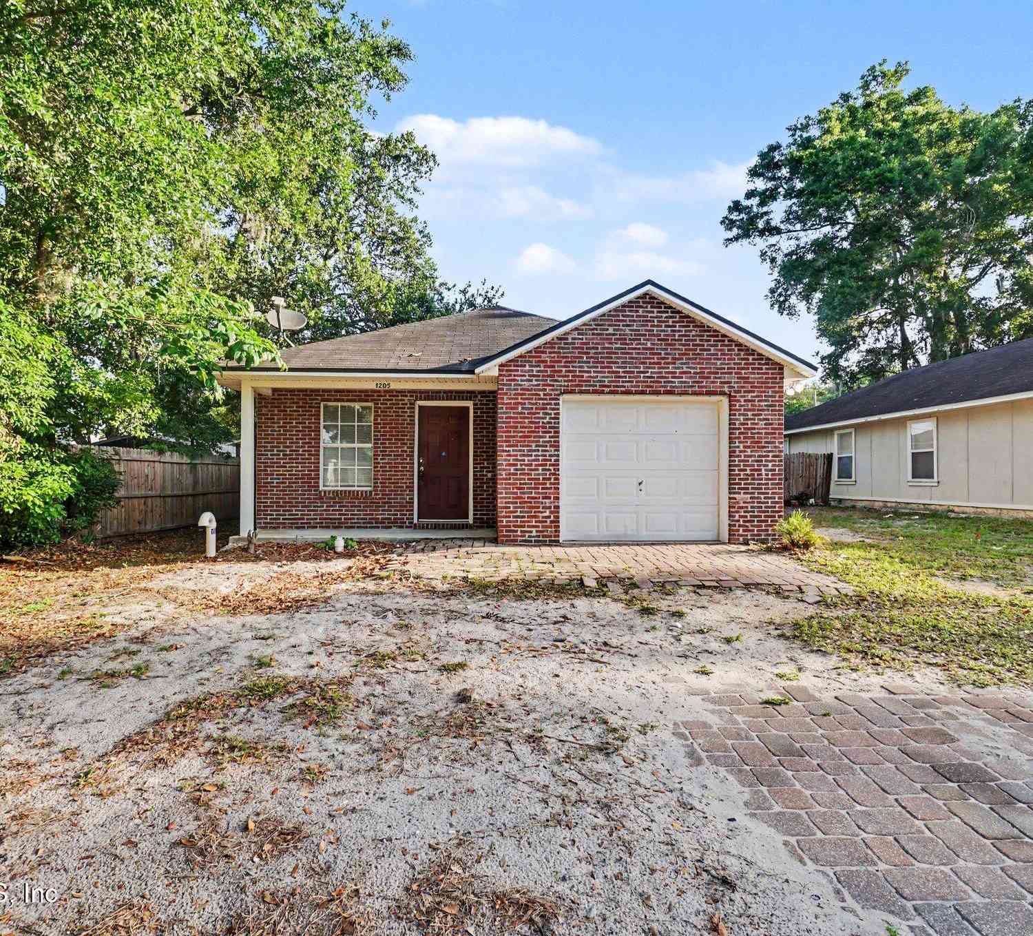 Homes For Sale - 8205 Berry Avenue<br/> Jacksonville, FL 32211