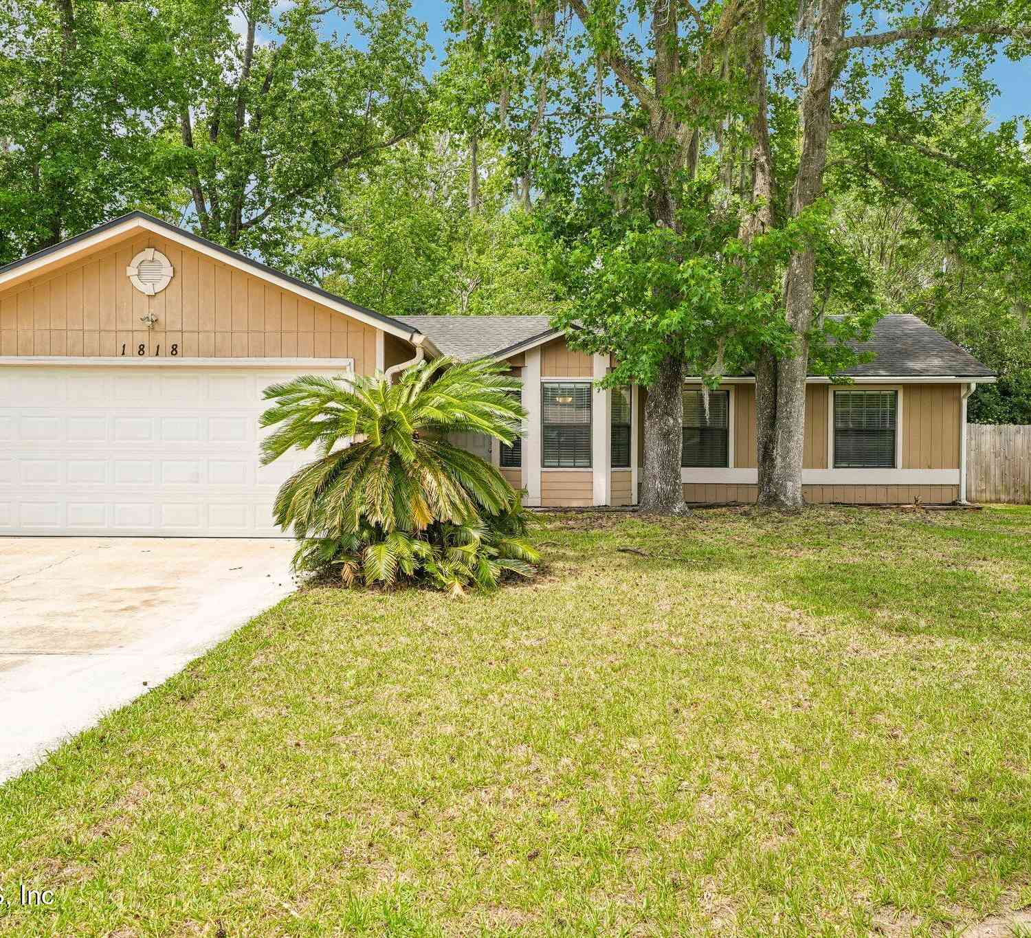 Homes For Sale - 1818 Farm Way<br/> Middleburg, FL 32068