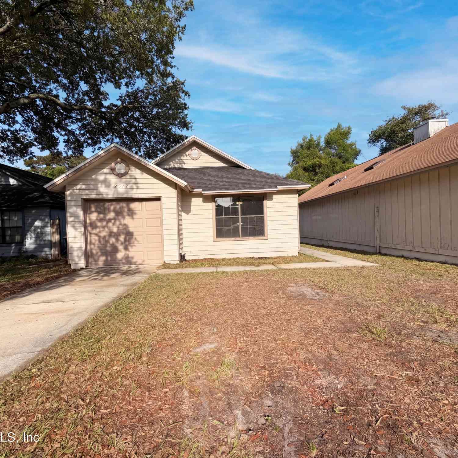 Homes For Sale - 2512 Townsquare Drive<br/> Jacksonville, FL 32216