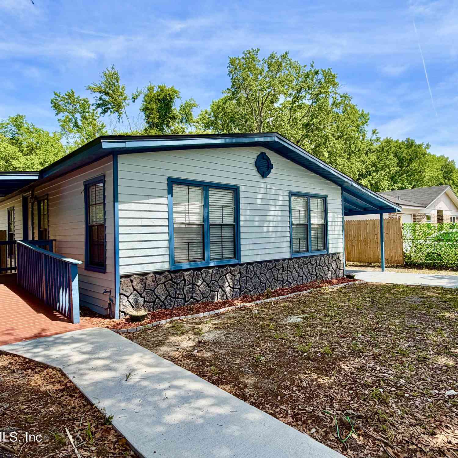 Mobile Home For Sale - 7611 Mc Cowan Drive<br/> Jacksonville, FL 32244