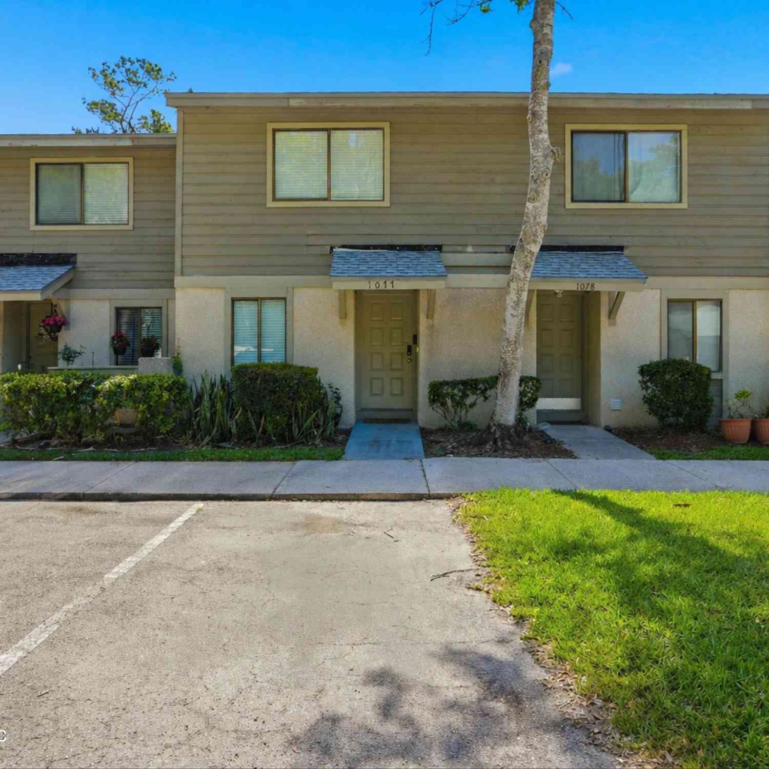 Condo For Sale - 7701 Baymeadows Circle #1077<br/> Duval County, Jacksonville, FL 32256