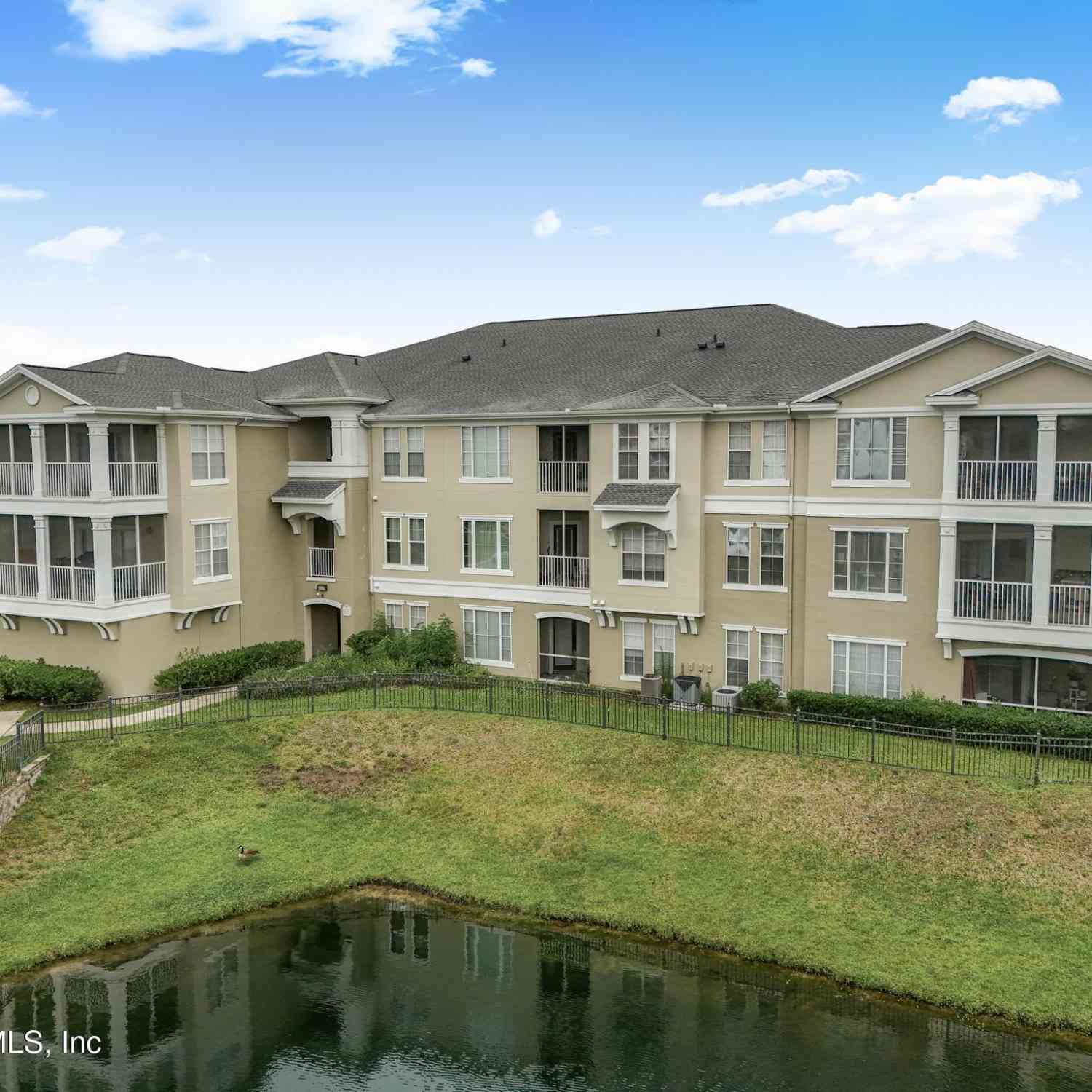 Condo For Sale - 8290 Gate Parkway #601<br/> Duval County, Jacksonville, FL 32216