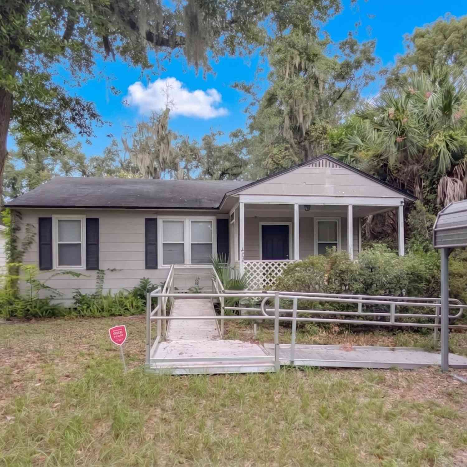 Homes For Sale - 473 W 65th Street<br/> Jacksonville, FL 32208