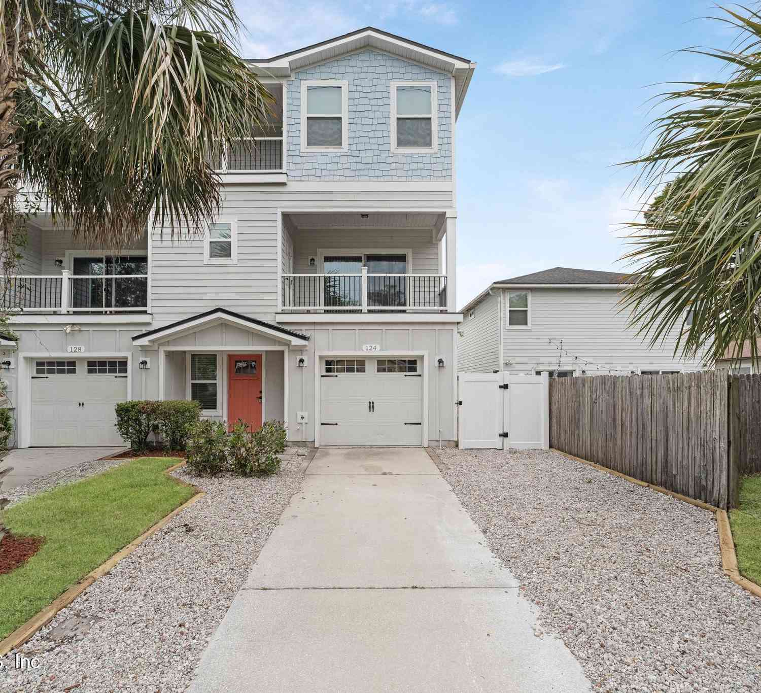 Townhouse For Sale - 124 S 10th Street<br/> Jacksonville Beach, FL 32250
