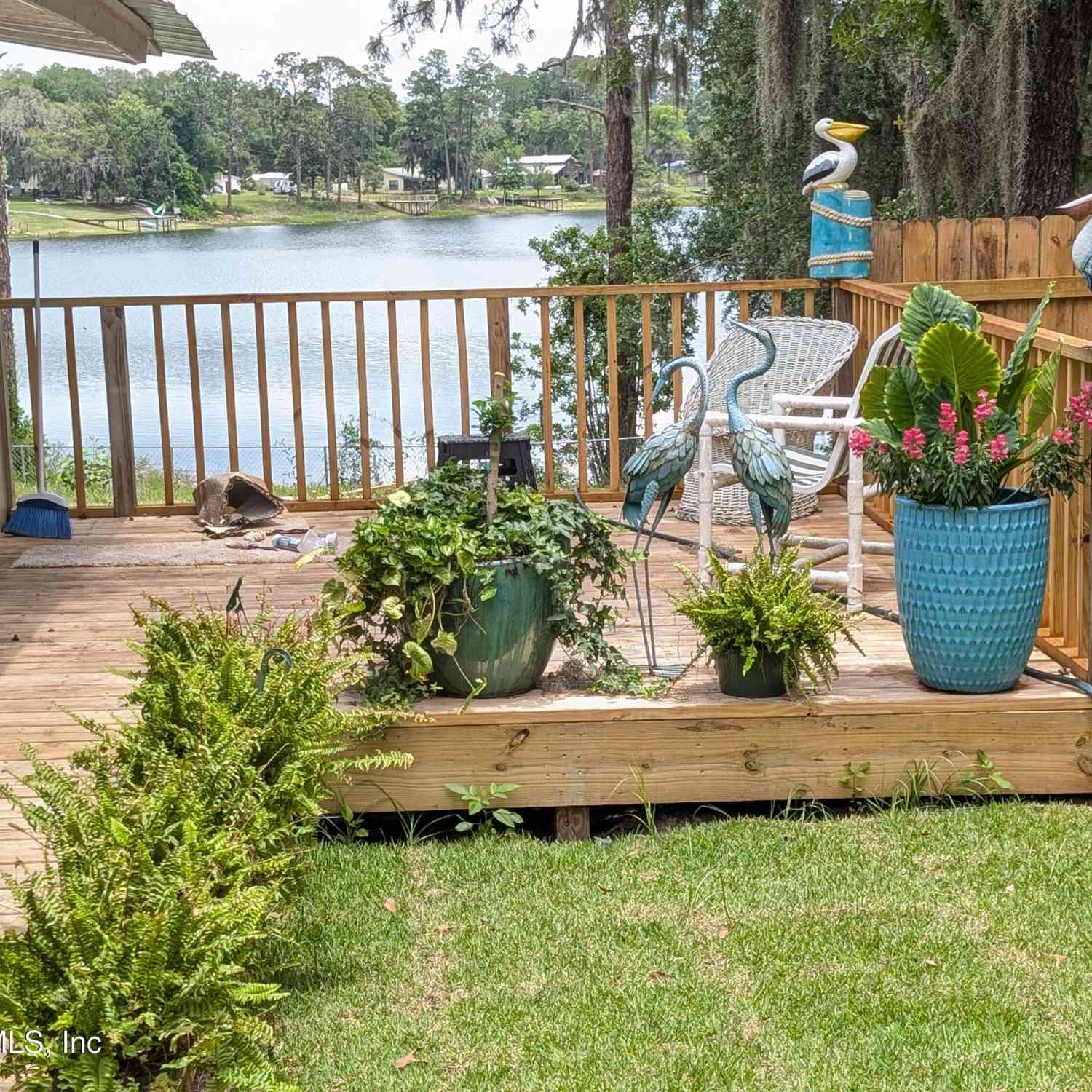 Mobile Home For Rent - 220 Mirror Lake Drive #B<br/> Putnam County, Interlachen, FL 32148