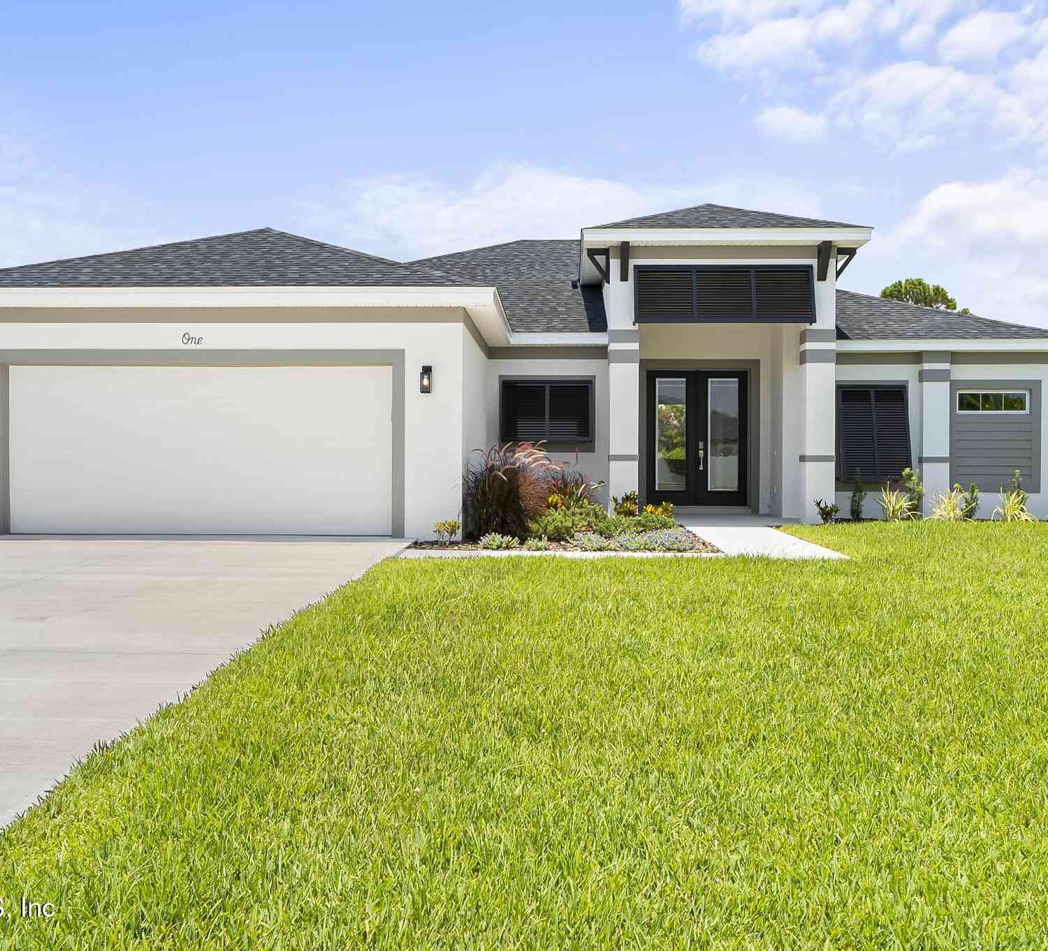 Homes For Sale - 1 Clementon Lane<br/> Palm Coast, FL 32137
