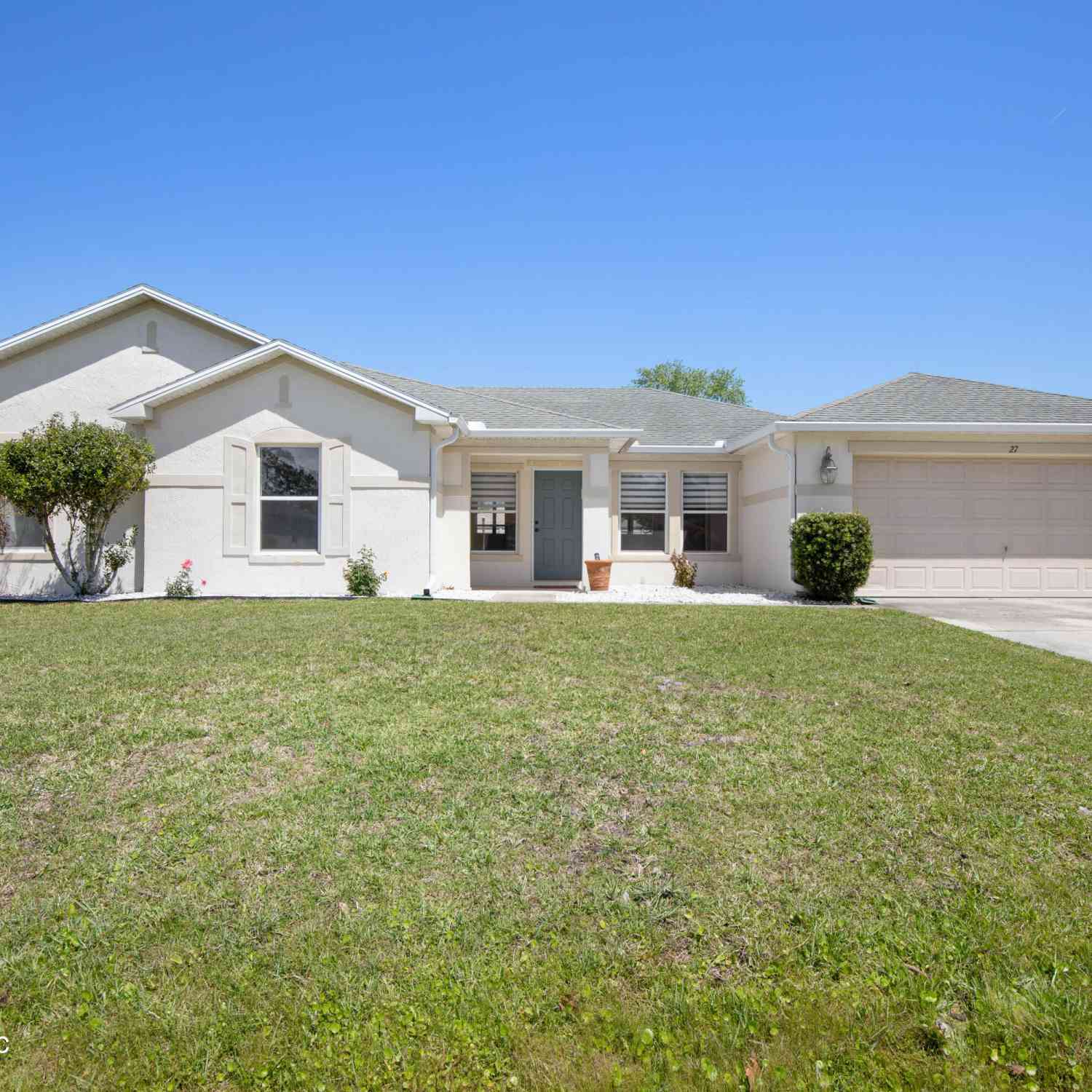 Homes For Sale - 27 Wood Arbor Lane<br/> Palm Coast, FL 32164