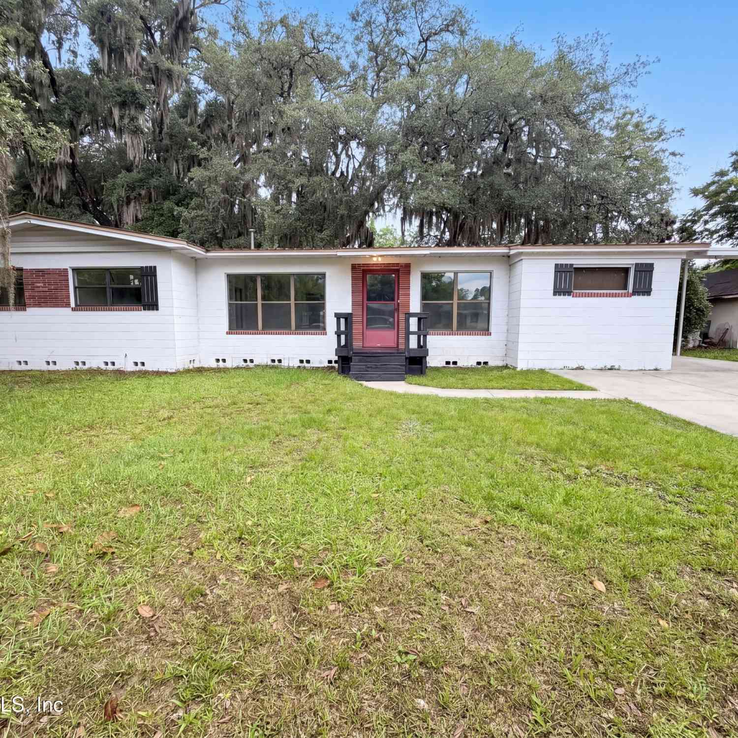 Homes For Sale - 2020 Cherry Lane<br/> Palatka, FL 32177