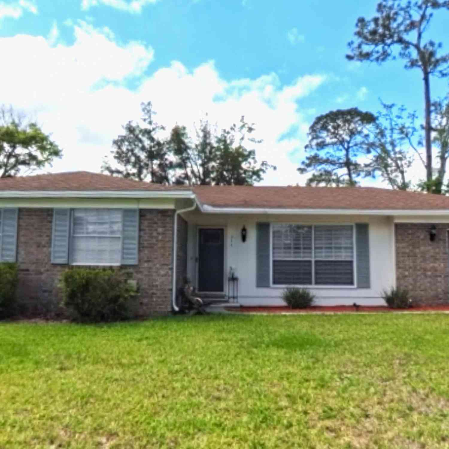 Homes For Sale - 214 E Teakwood Circle<br/> Middleburg, FL 32068