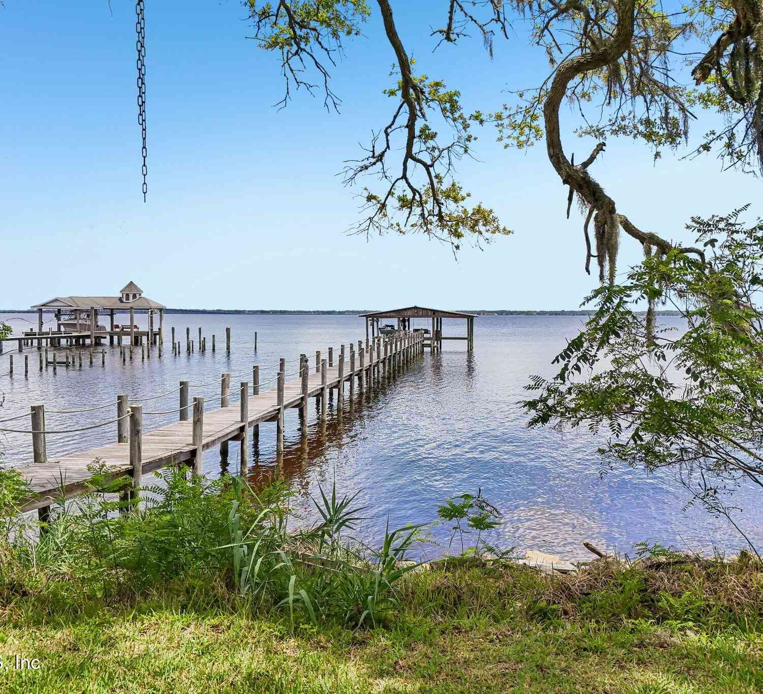 Homes For Sale - 1320 River Road<br/> Orange Park, FL 32073