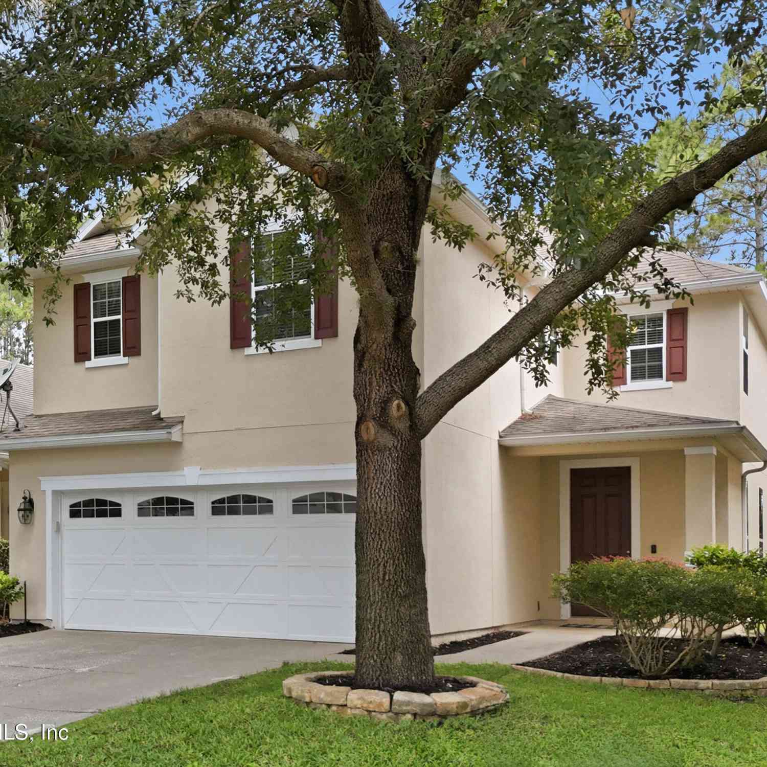 Homes For Sale - 732 Briar View Drive<br/> Orange Park, FL 32065