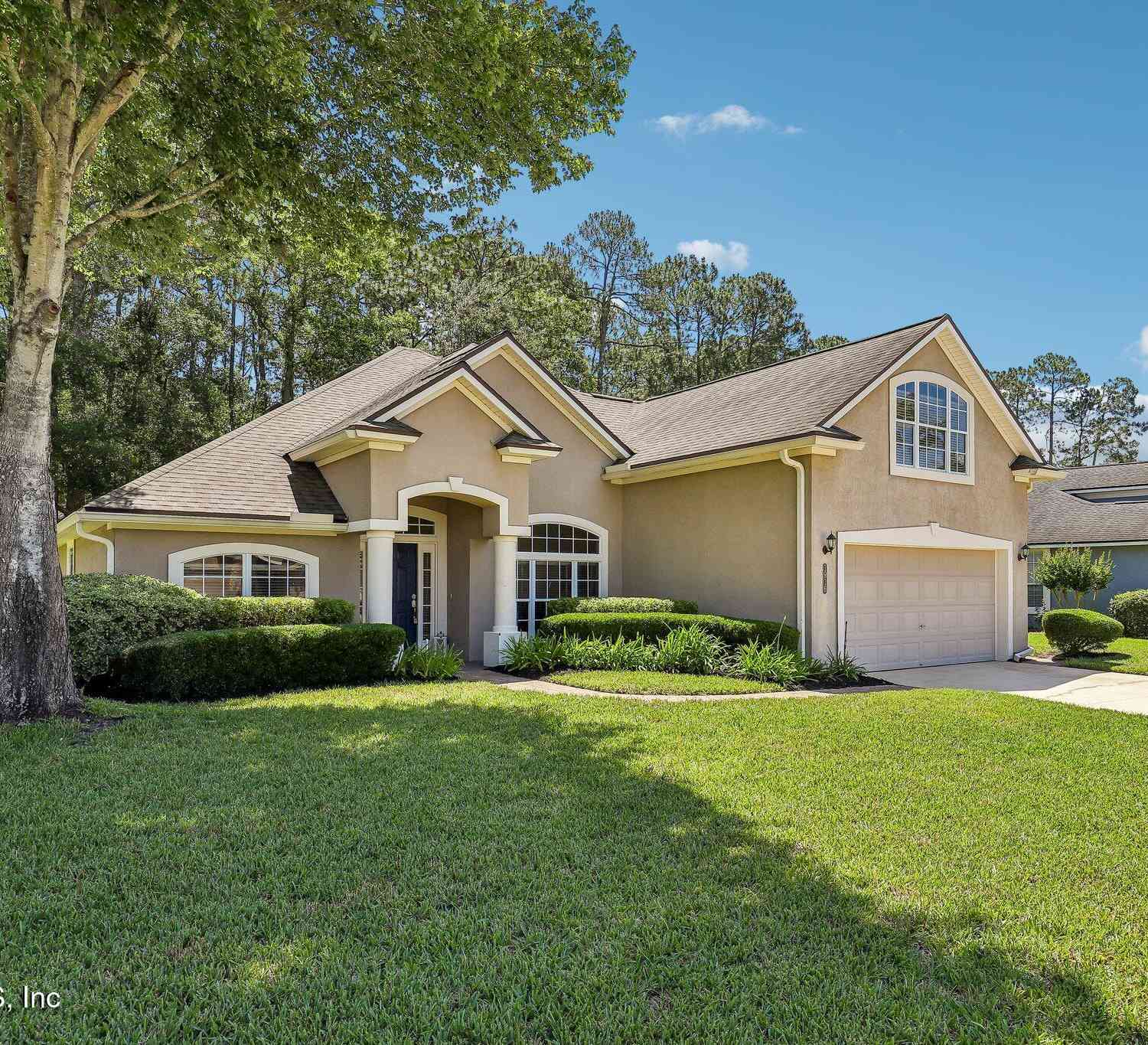 Homes For Sale - 1916 Vista Lakes Drive<br/> FlemingKey, FL 32003