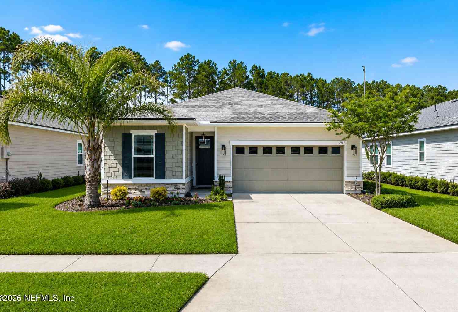 Homes For Sale - 1961 Amberly Drive<br/> Middleburg, FL 32068