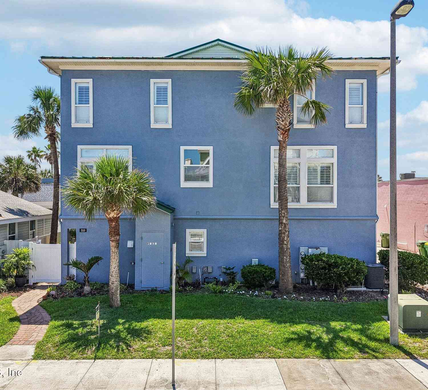 Homes For Sale - 310 2nd Street #4<br/> Jacksonville Beach, FL 32250