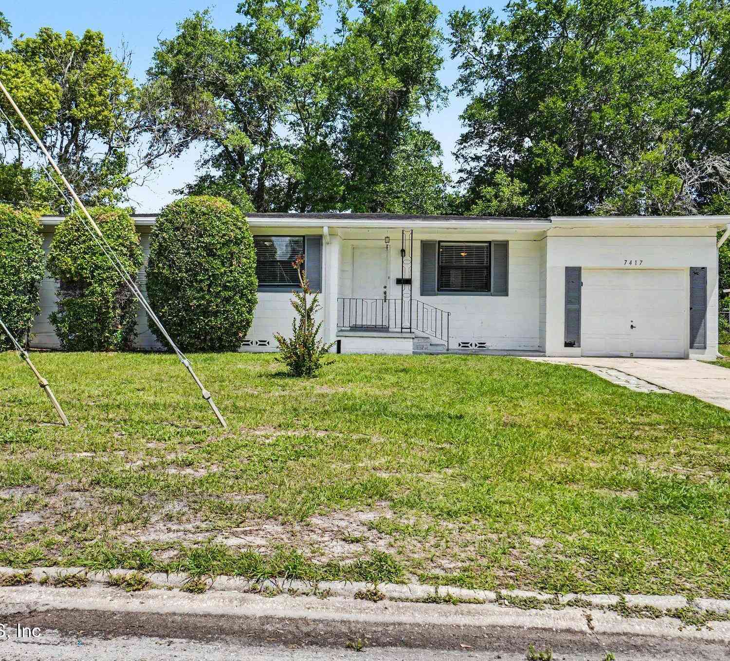 Homes For Sale - 7417 Mayapple Road<br/> Jacksonville, FL 32211