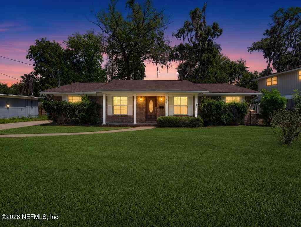 Homes For Sale - 5439 Contina Avenue<br/> Jacksonville, FL 32277
