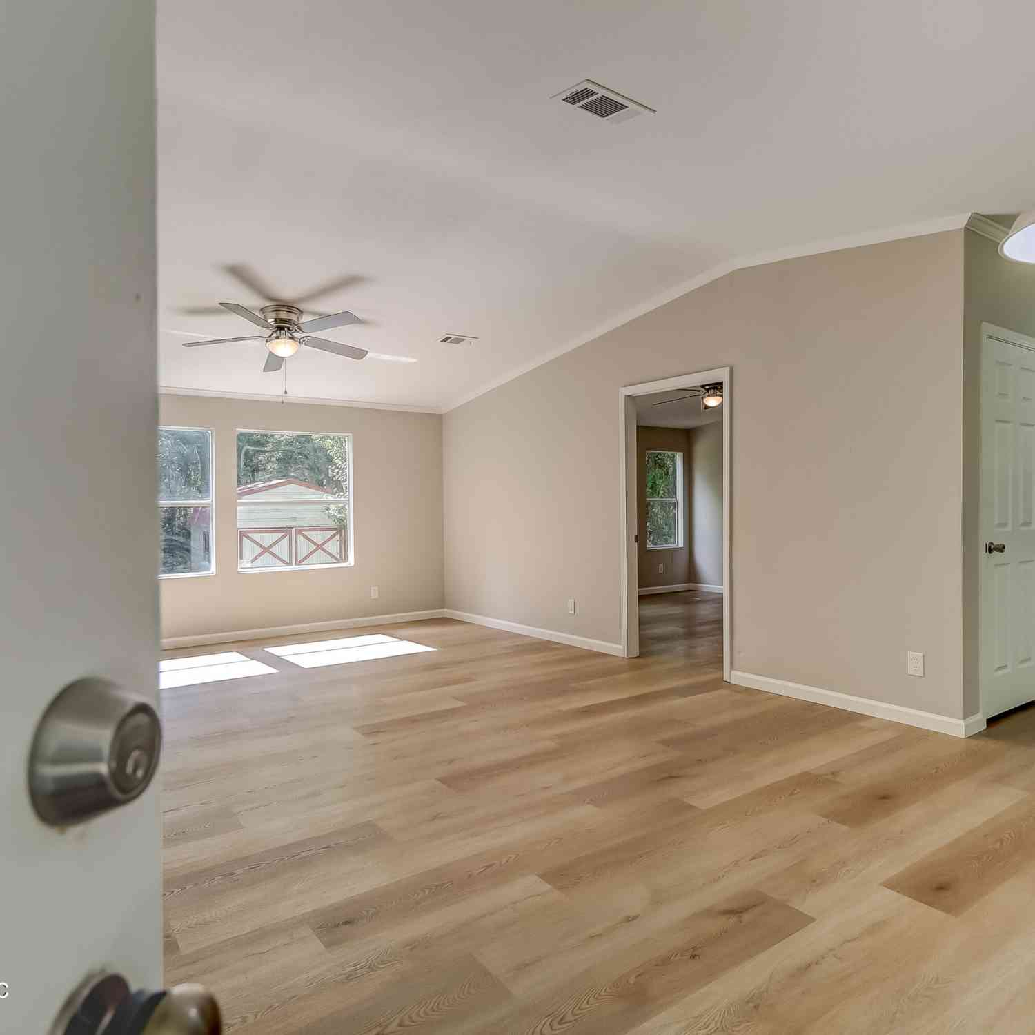 Mobile Home For Sale - 267 Aster Avenue<br/> Middleburg, FL 32068