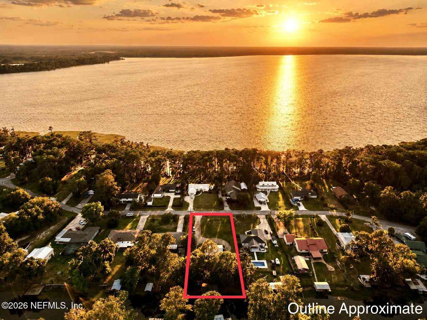 Homes For Sale - 529 SE 5th Avenue<br/> Melrose, FL 32666