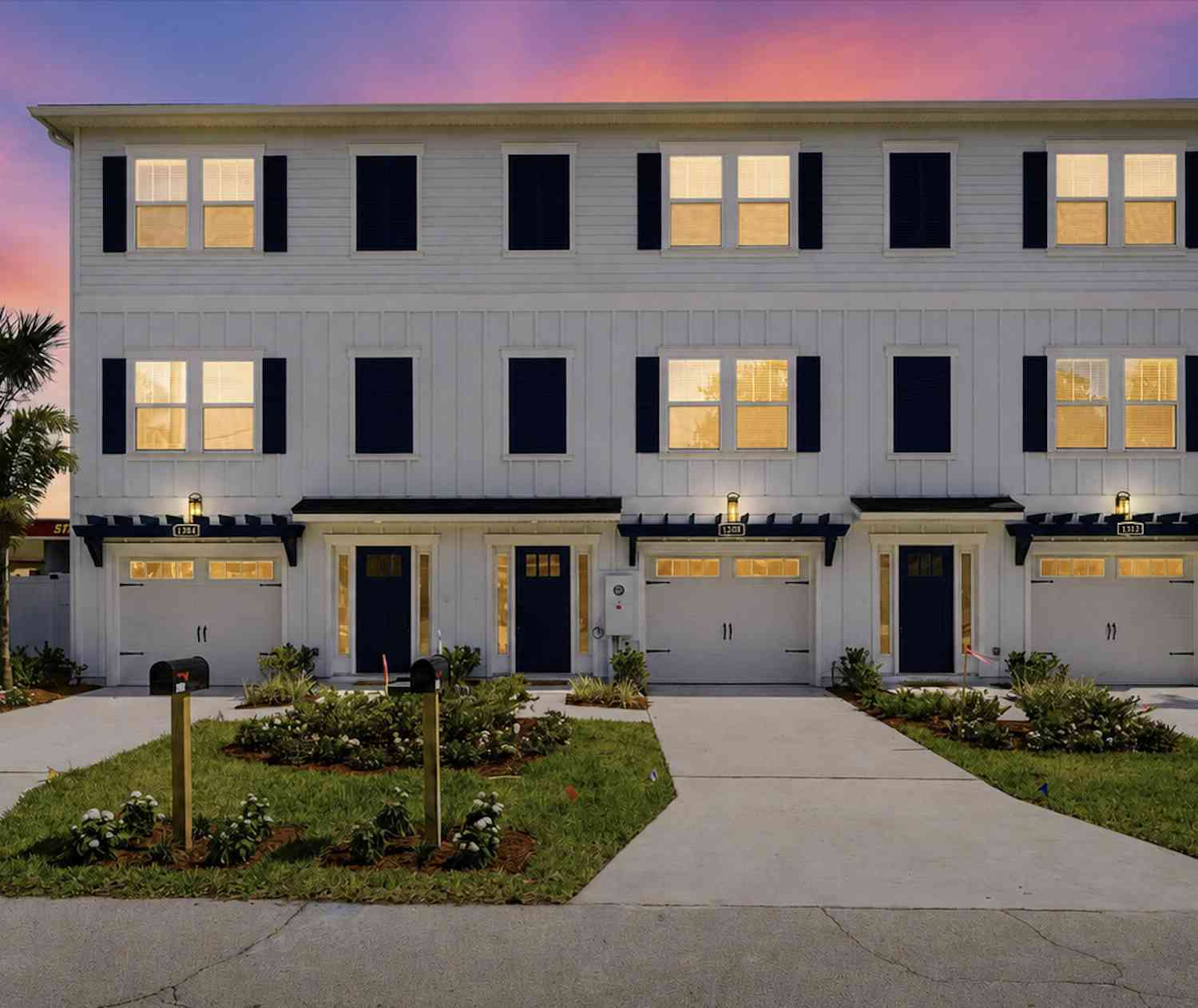 Townhouse For Sale - 1308 1st Avenue<br/> Jacksonville Beach, FL 32250