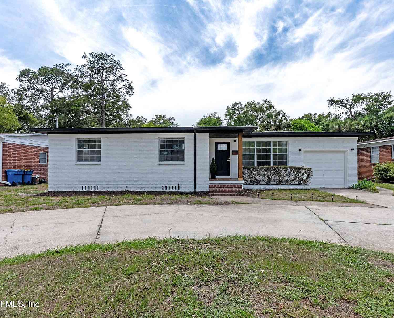 Homes For Sale - 2616 Caladium Road<br/> Jacksonville, FL 32211