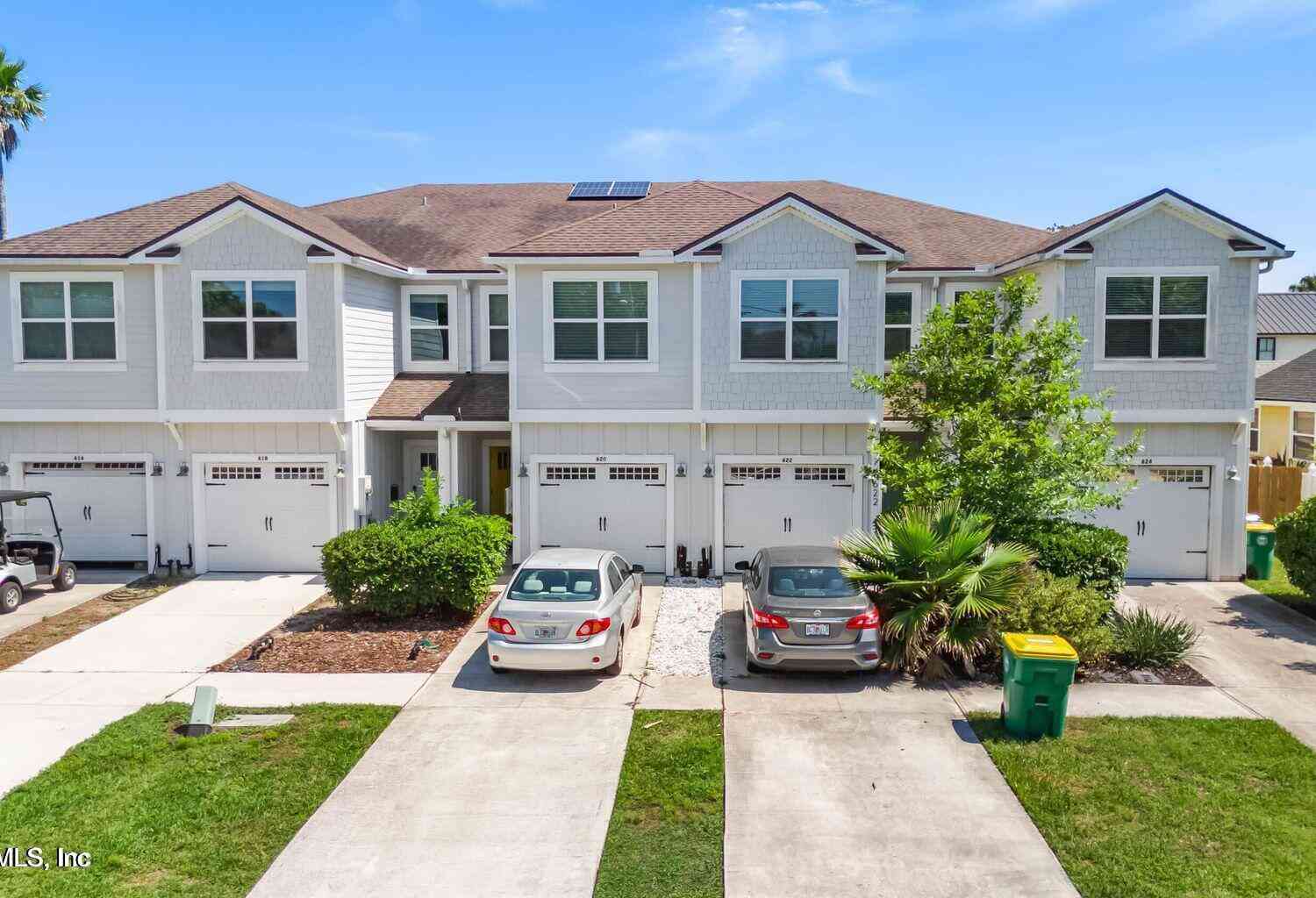 Townhouse For Rent - 622 2nd Avenue<br/> Jacksonville Beach, FL 32250