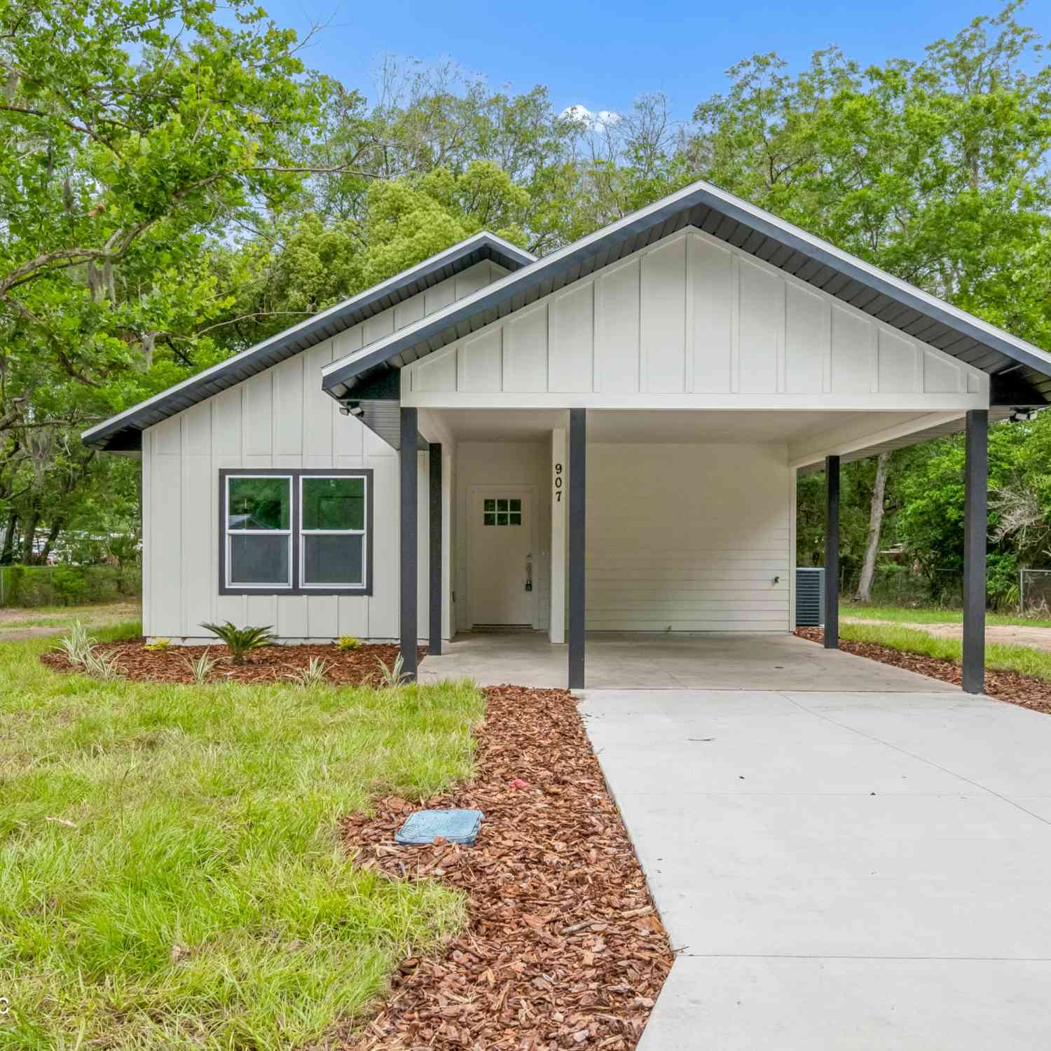 Homes For Sale - 907 N Thompson Street<br/> Bradford County, Starke, FL 32091