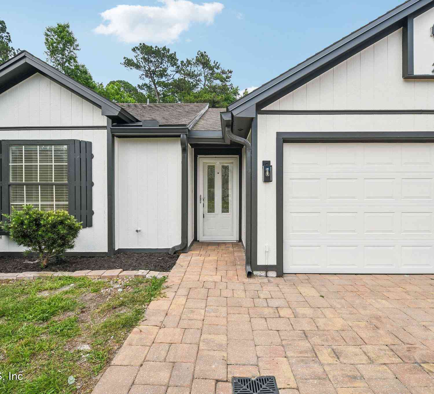 Homes For Sale - 2377 Winterwood Circle<br/> Jacksonville, FL 32210